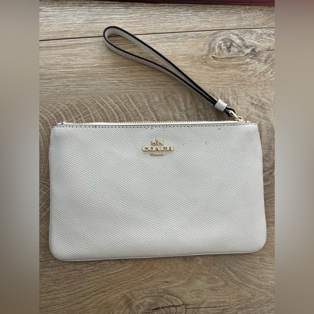 Coach pouch in white